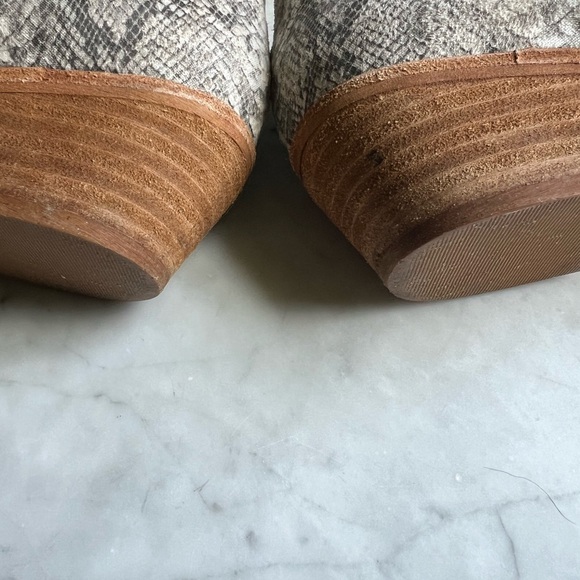 Chinese Laundry Ankle Boot - Picture 5 of 6